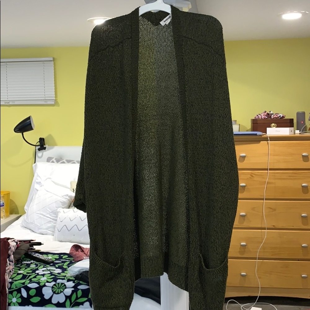 Hunter green three-quarter sleeve cardigan